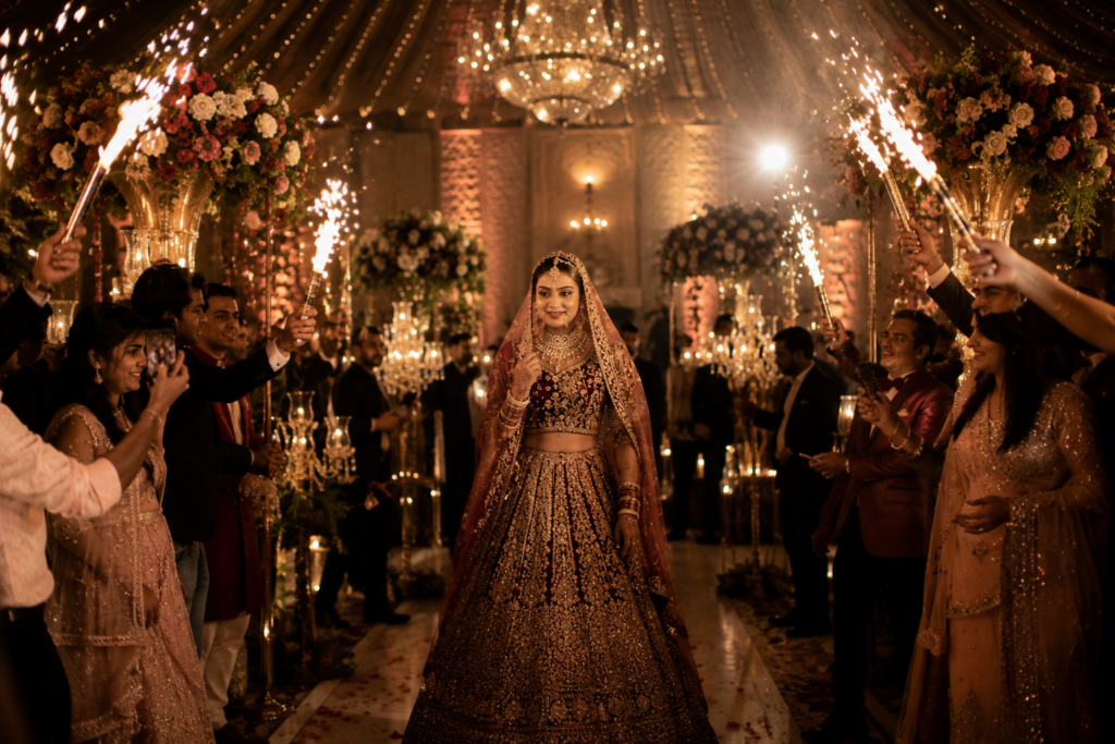 GIRLS DOING MASAL ENTRY IN WEDDING 